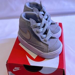 Baby- nike blazers grey/gold